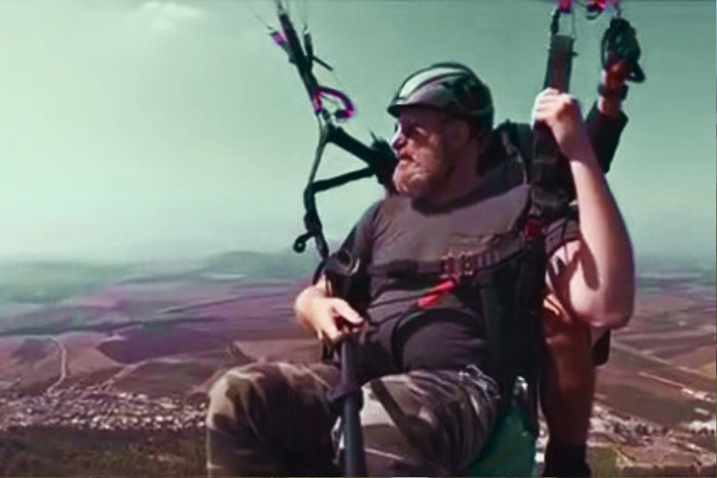 מצנחי רחיפה בהרים
